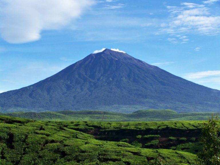 Gunung Kerinci gunung terindah di Indonesia