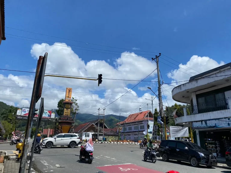 Traffic Light Simpang 4 Tugu Adipura Sungai Penuh