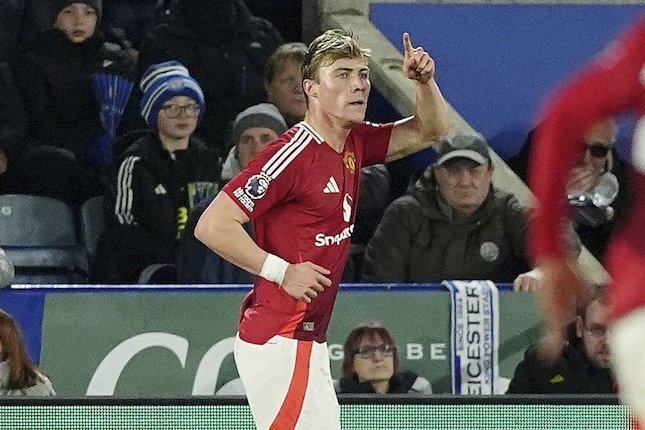 Ekspresi Rasmus Hojlund usai membobol gawang Leicester City (c) Martin Rickett/PA via AP